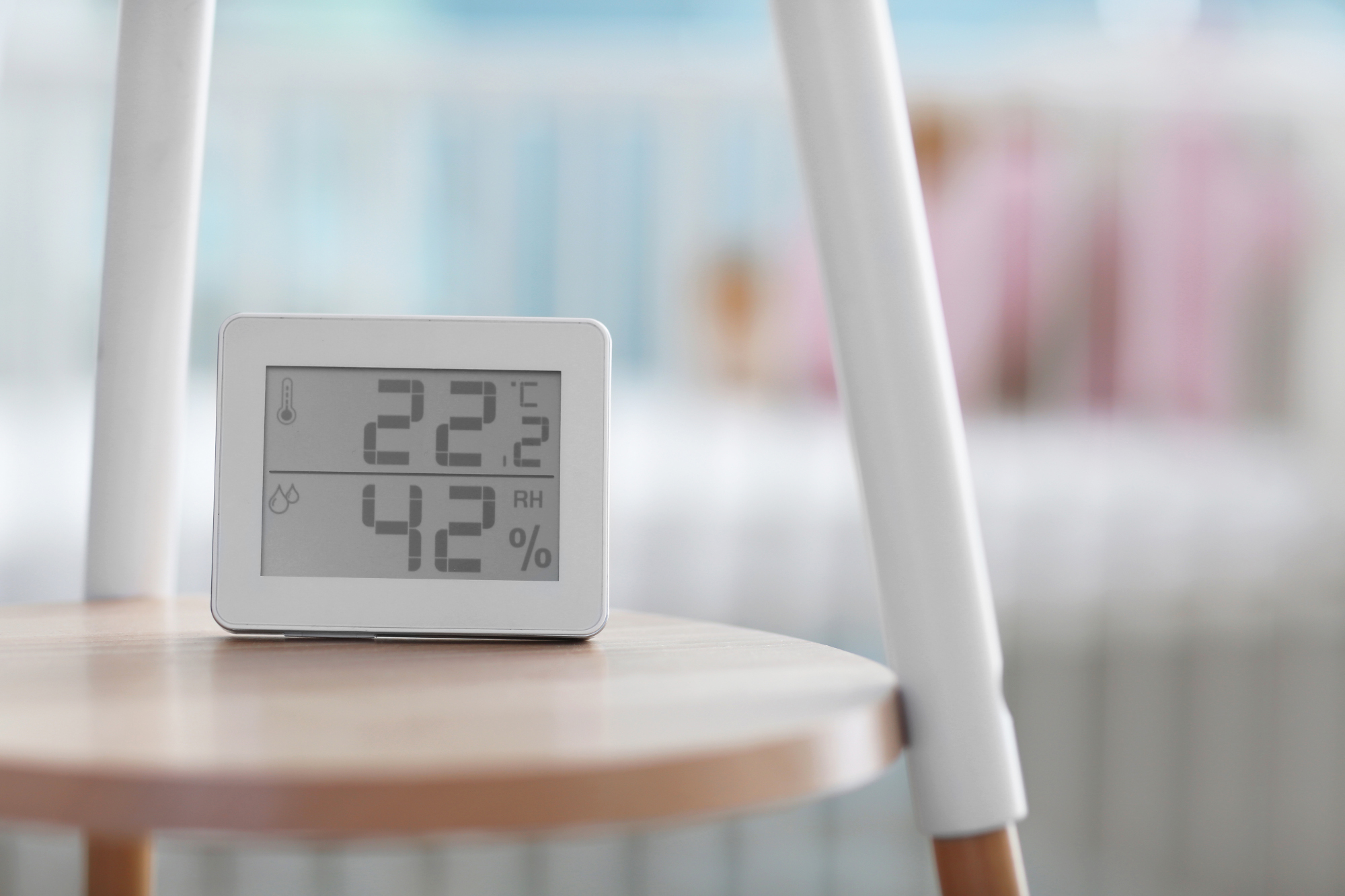 Hygrometer, som måler temperaturen og luftfugtigheden i et rum