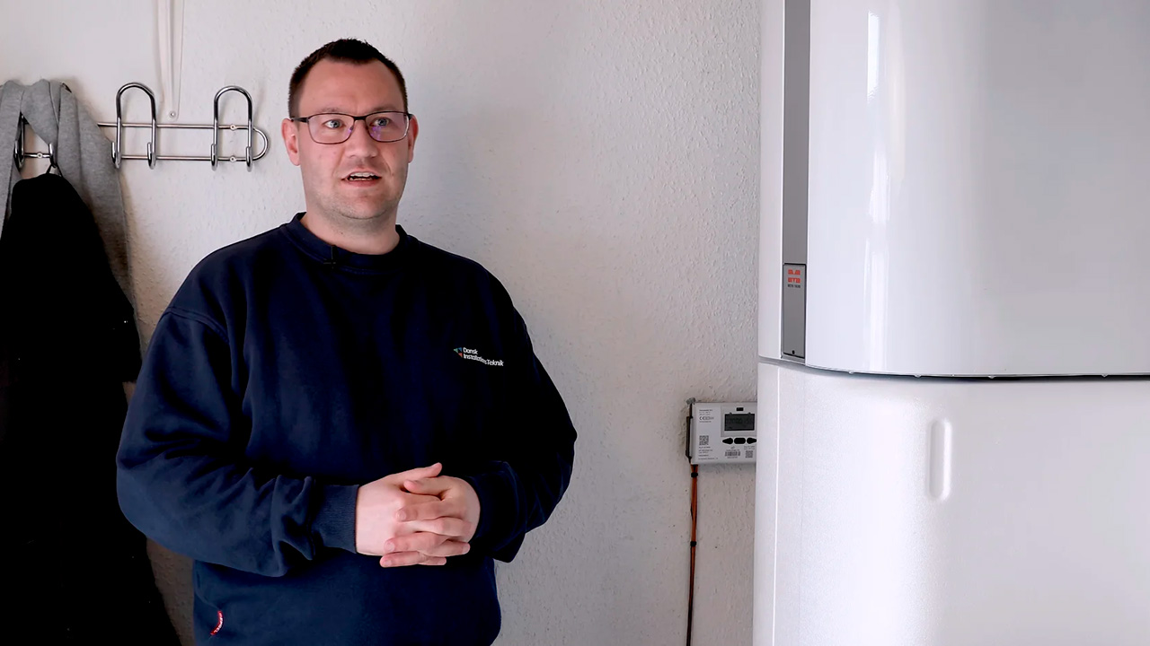 Se hvordan 59 rækkehuse i Årslev gik fra gas til fjernvarme