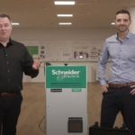 Michael Thode og Steen Jørgensen fra Schneider Electric diskuterer spændingskvalitet
